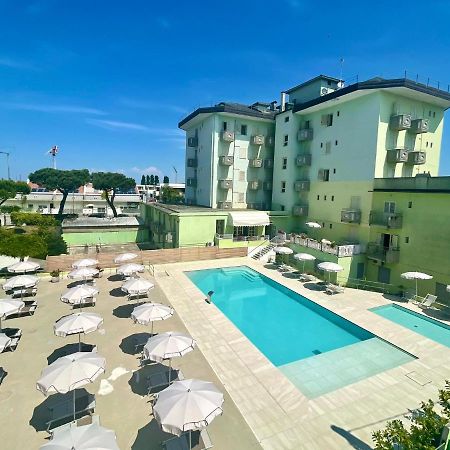 Hotel Vianello Lido di Jesolo Buitenkant foto