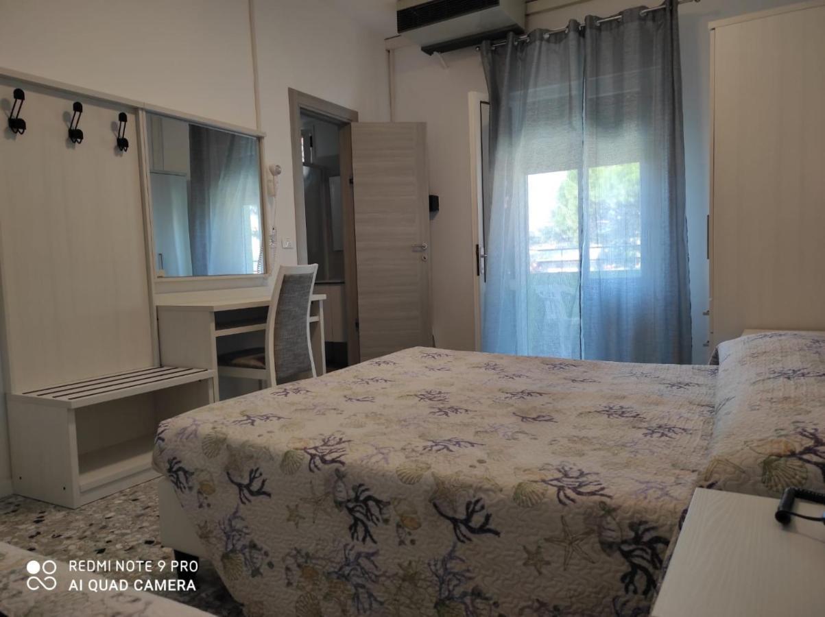 Hotel Vianello Lido di Jesolo Buitenkant foto