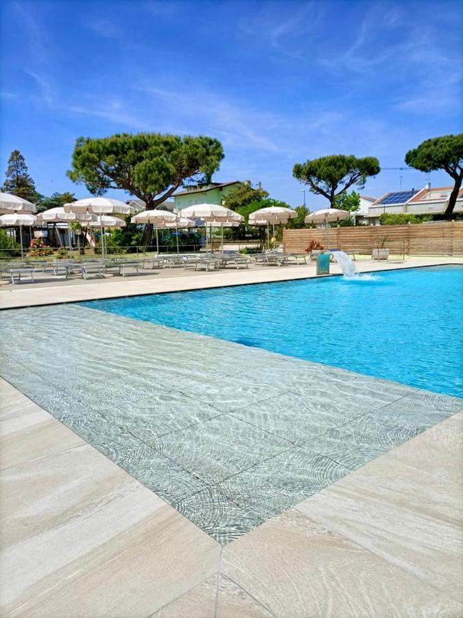 Hotel Vianello Lido di Jesolo Buitenkant foto