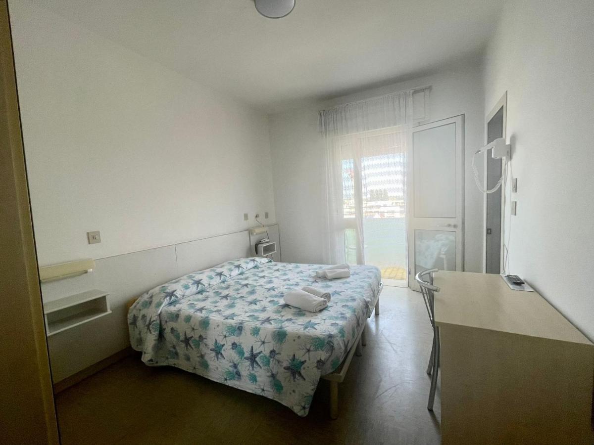 Hotel Vianello Lido di Jesolo Buitenkant foto