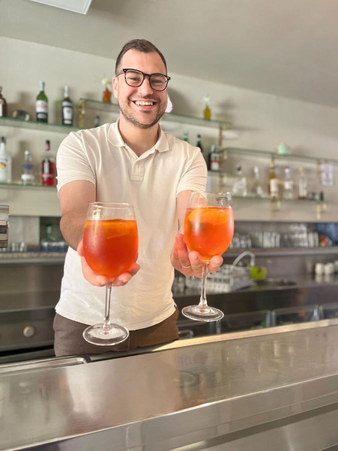 Hotel Vianello Lido di Jesolo Buitenkant foto