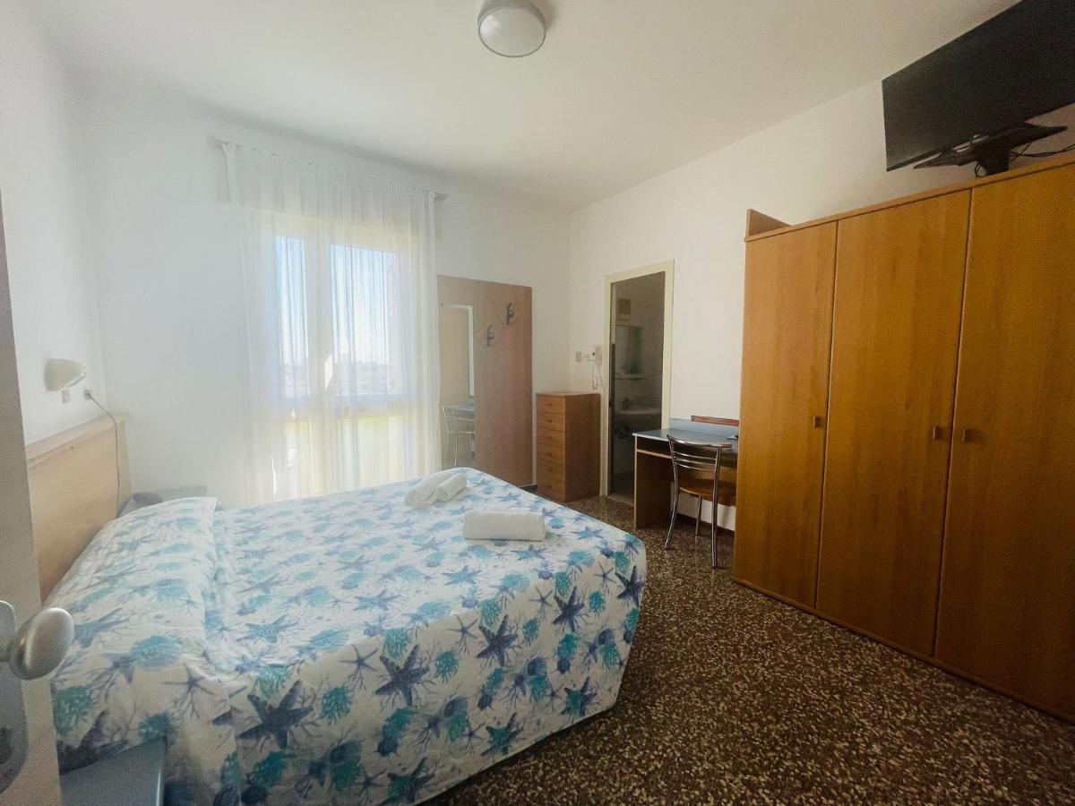 Hotel Vianello Lido di Jesolo Buitenkant foto