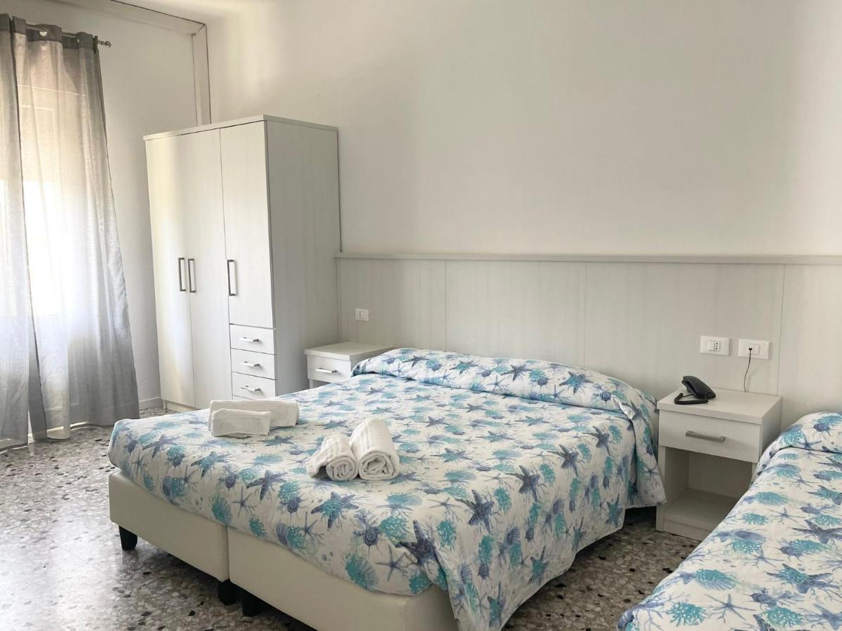 Hotel Vianello Lido di Jesolo Buitenkant foto