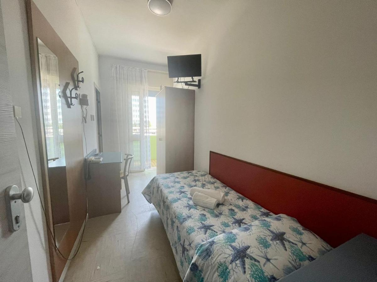 Hotel Vianello Lido di Jesolo Buitenkant foto