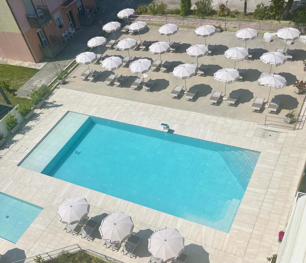 Hotel Vianello Lido di Jesolo Buitenkant foto