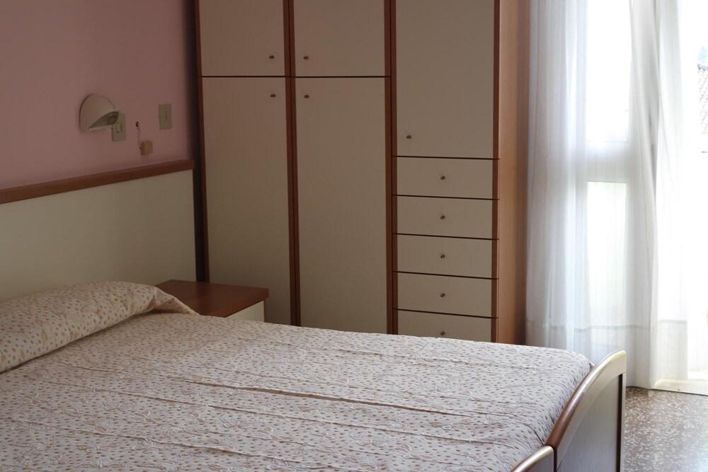 Hotel Vianello Lido di Jesolo Buitenkant foto