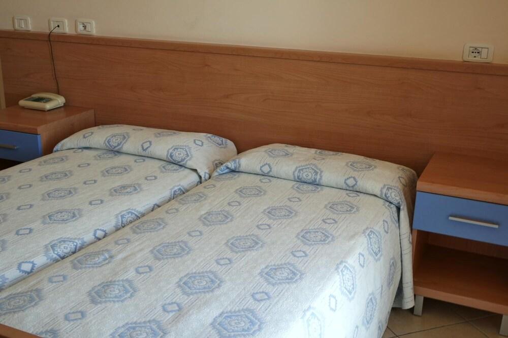 Hotel Vianello Lido di Jesolo Buitenkant foto