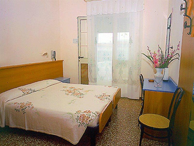 Hotel Vianello Lido di Jesolo Buitenkant foto