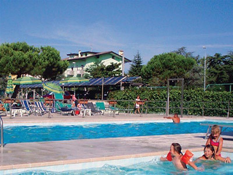 Hotel Vianello Lido di Jesolo Buitenkant foto