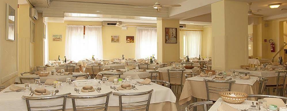 Hotel Vianello Lido di Jesolo Buitenkant foto