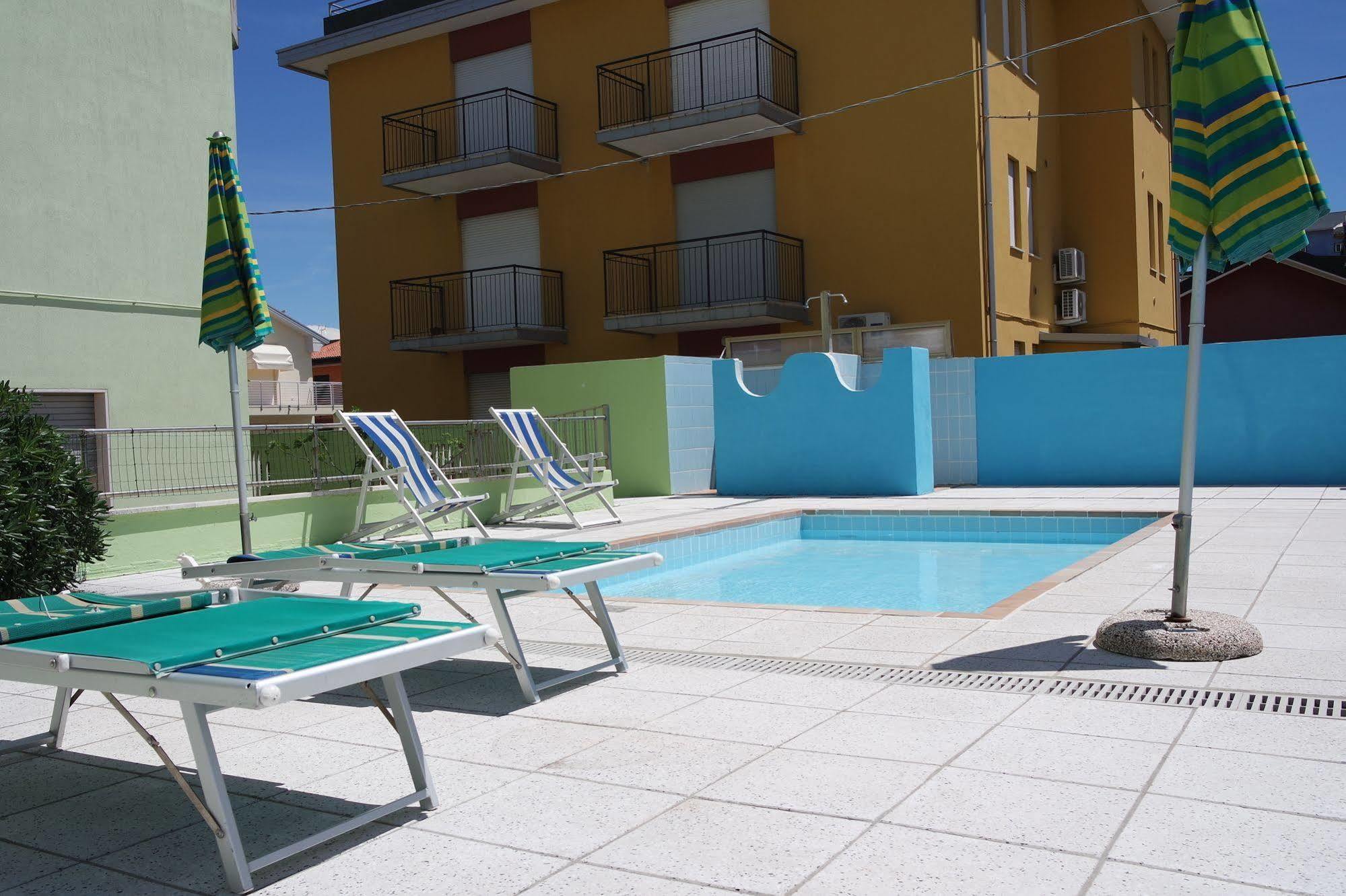 Hotel Vianello Lido di Jesolo Buitenkant foto